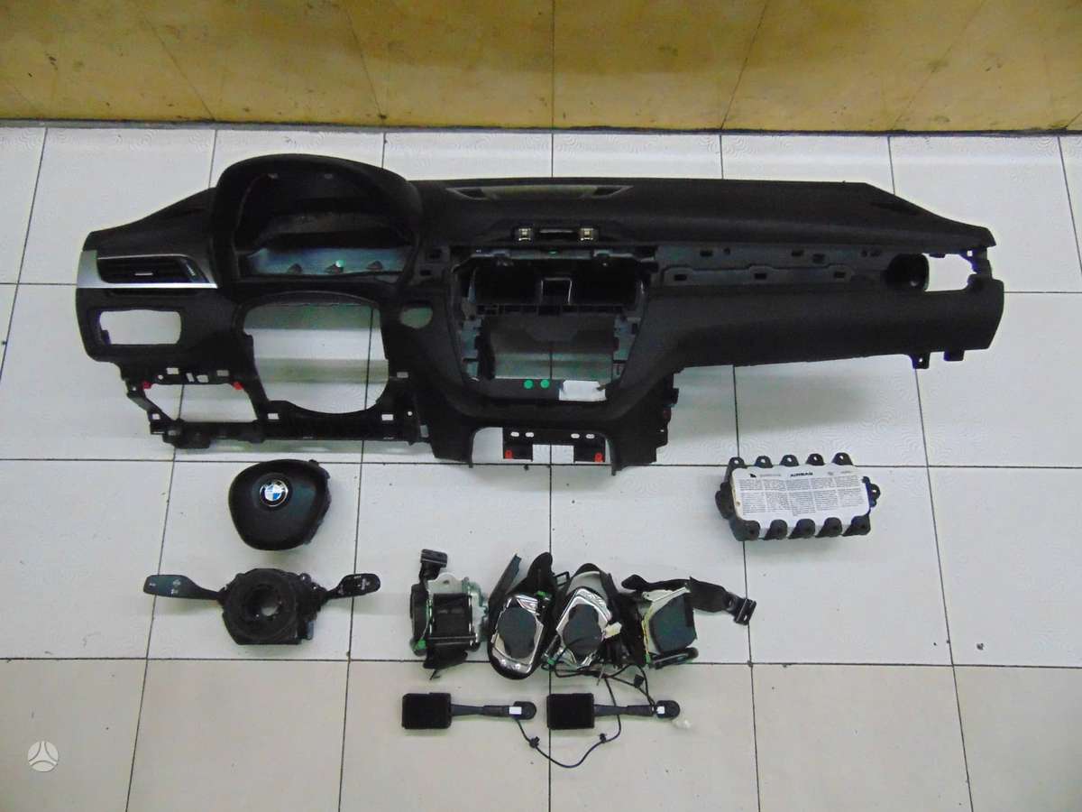BMW X1 airbags