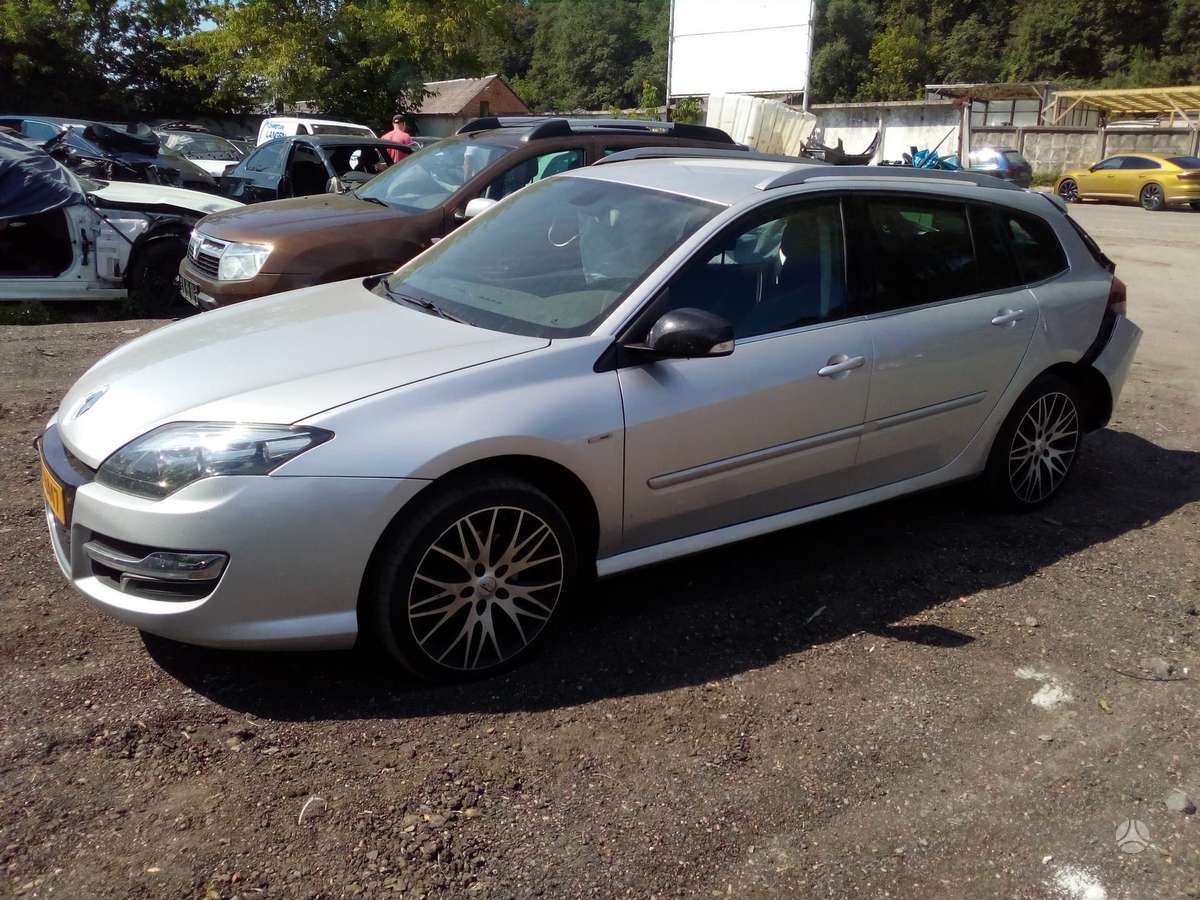 Renault Laguna по частям
