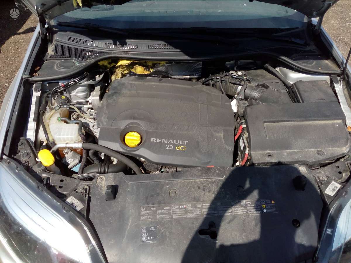 Renault Laguna dalimis