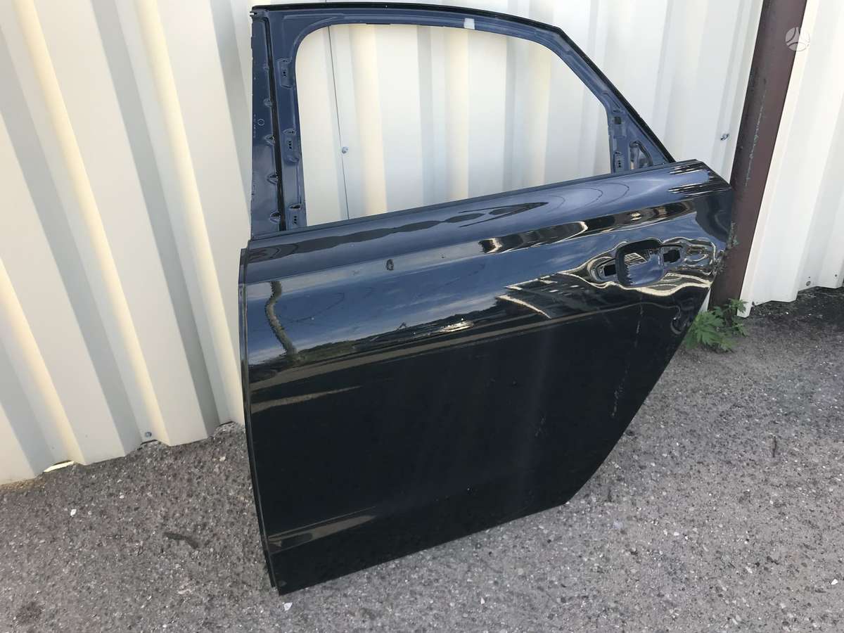 Audi A8 doors