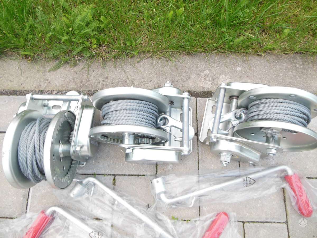 Niewiadow PRIEKABA, auto treileris