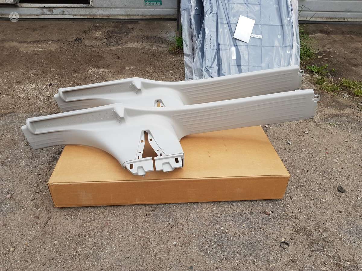 Chrysler Pacifica body parts