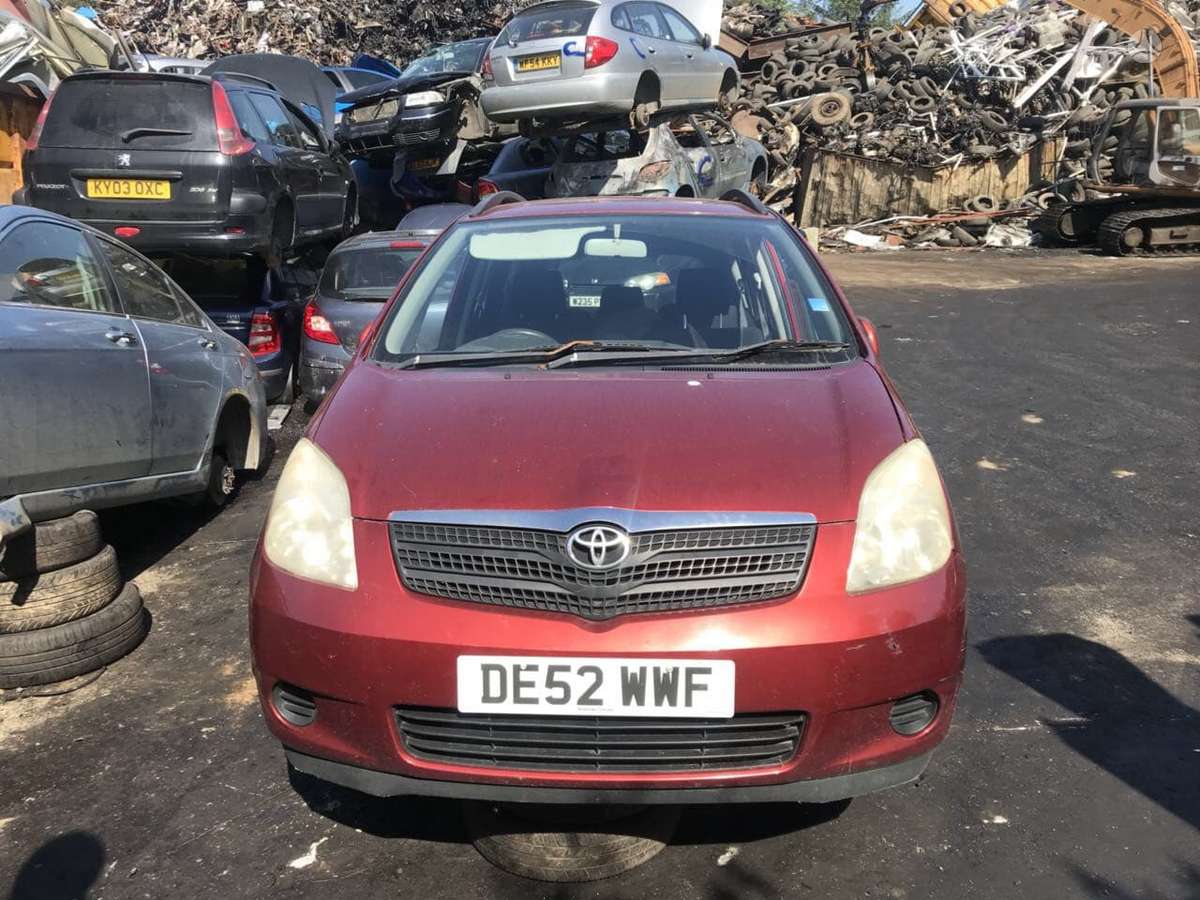 Toyota Corolla Verso dalimis. Automatas