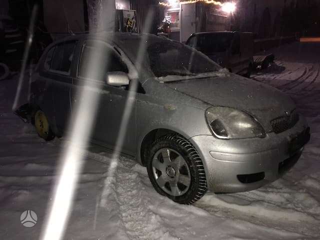 Toyota Yaris for parts