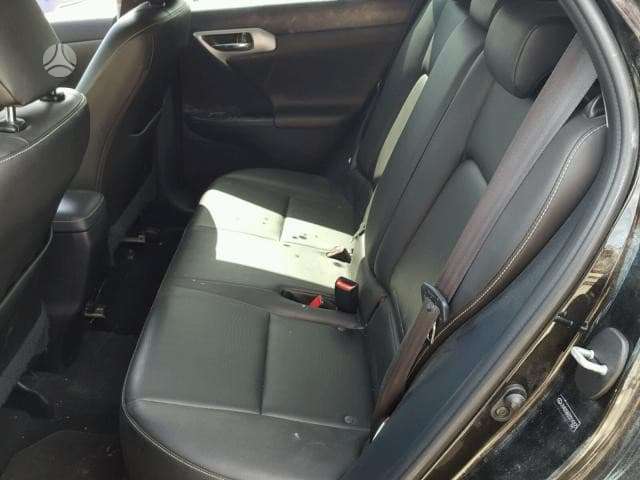 Lexus CT 200h Dalimis is anglijos