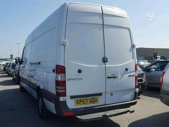 Mercedes-Benz Sprinter, krovininiai mikroautobusai