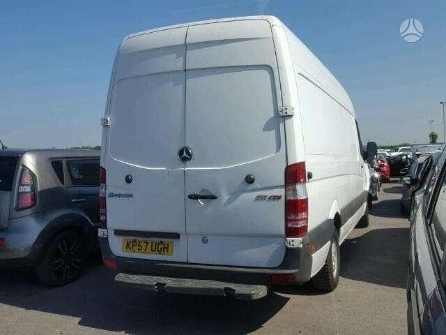 Mercedes-Benz Sprinter, krovininiai mikroautobusai