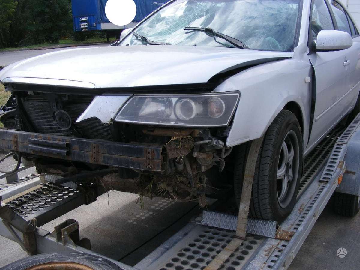 Hyundai Sonata dalimis