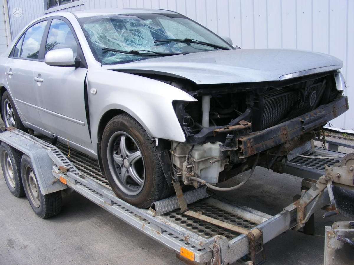 Hyundai Sonata по частям