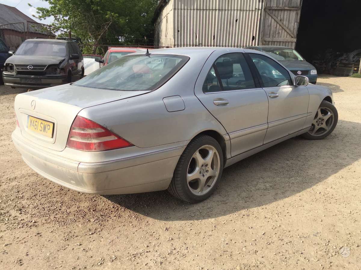 Mercedes-Benz S320