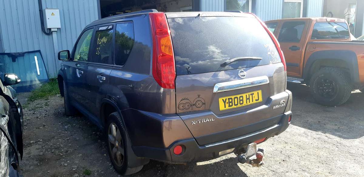 Nissan X-Trail for parts