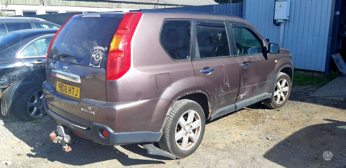 Nissan X-Trail for parts
