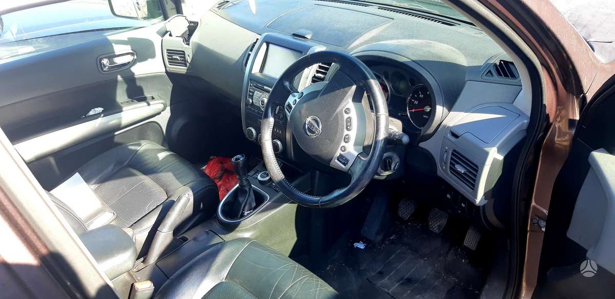 Nissan X-Trail for parts