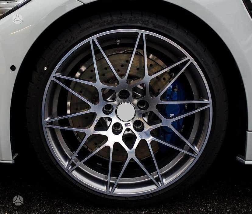 BMW Competition, lengvojo lydinio, R18