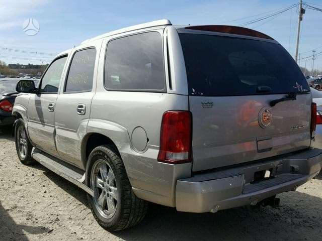 Cadillac Escalade dalimis