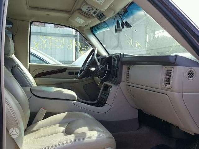 Cadillac Escalade dalimis