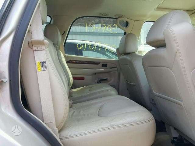 Cadillac Escalade dalimis