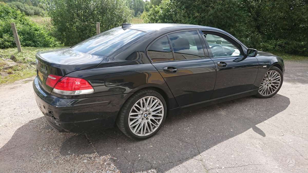 BMW 730