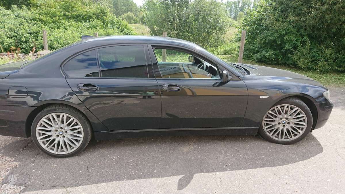 BMW 730
