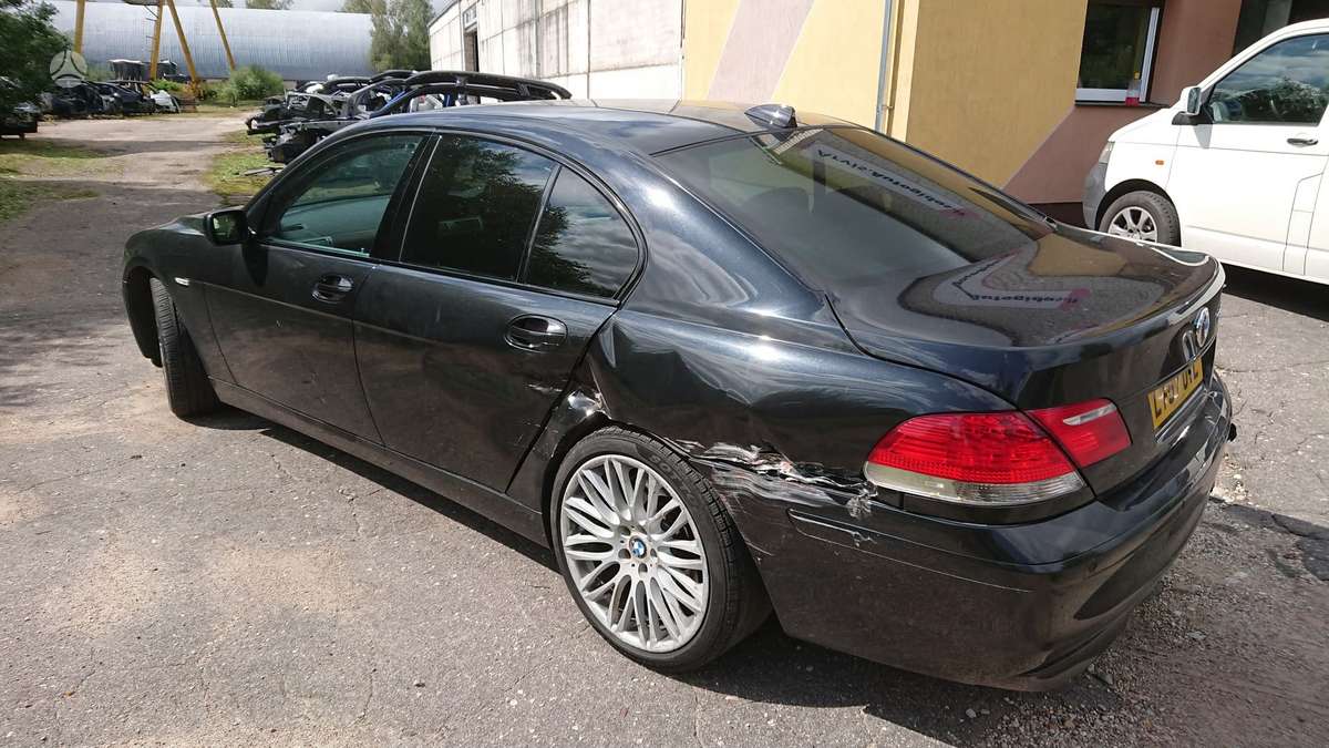 BMW 730