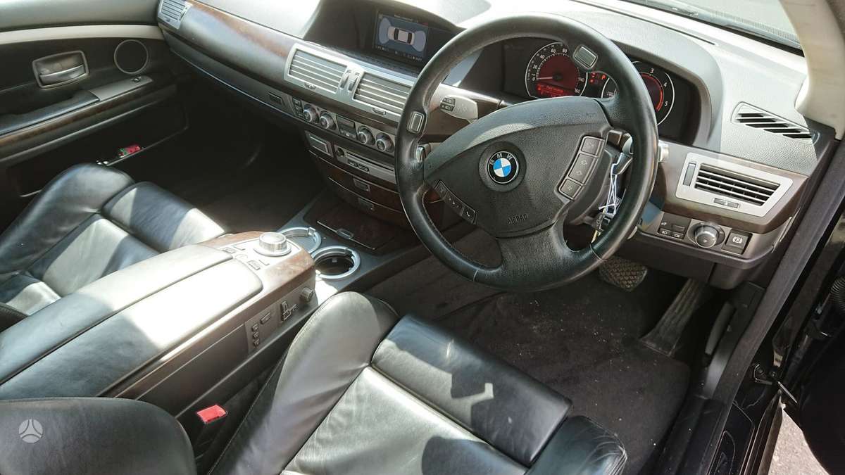 BMW 730