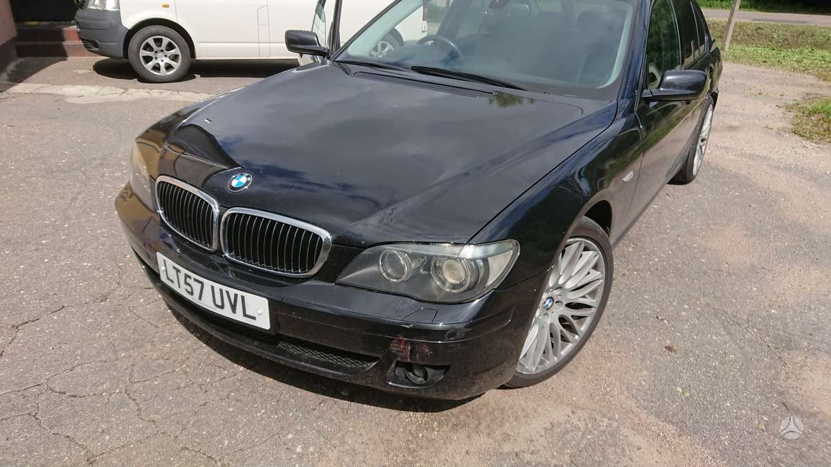 BMW 730