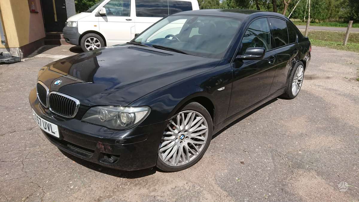 BMW 730