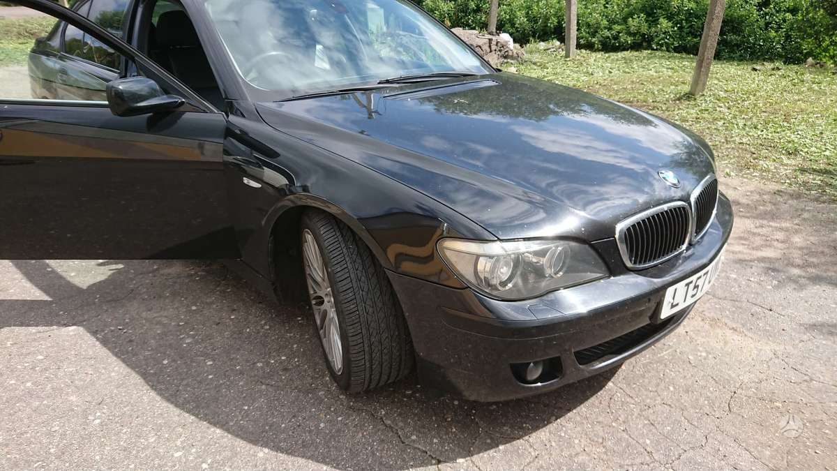 BMW 730