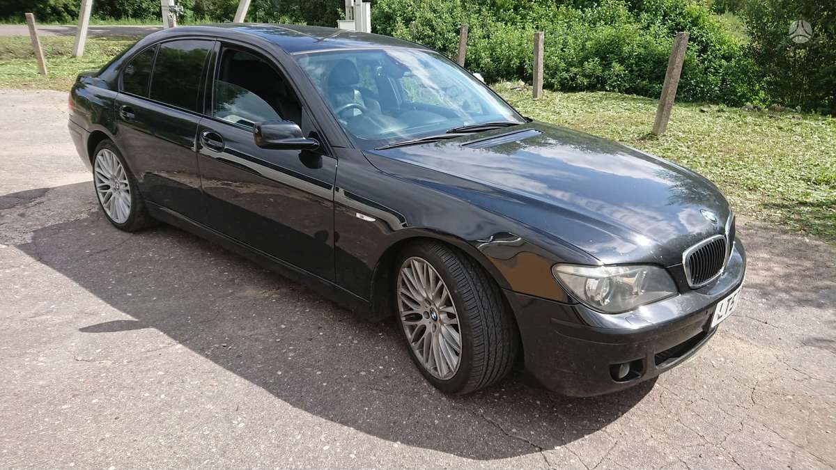 BMW 730