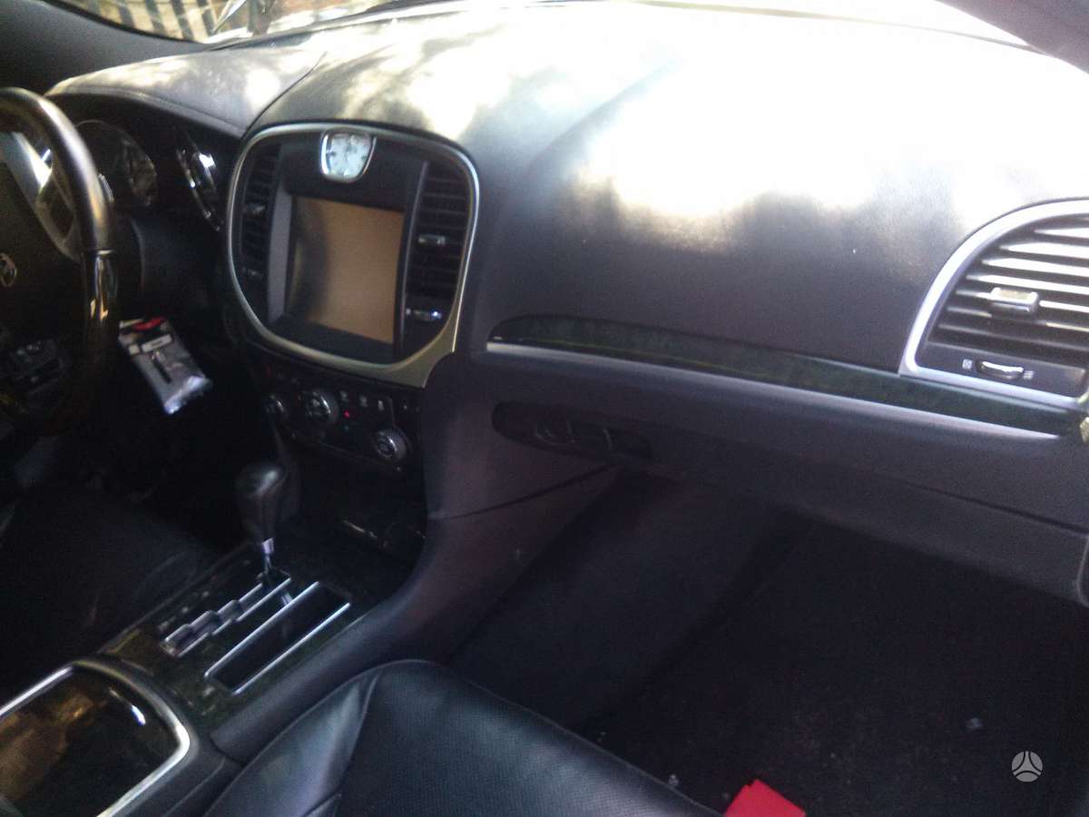 Chrysler 300C по частям. Yra ir 5 7
