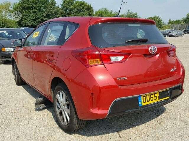 Toyota Auris dalimis