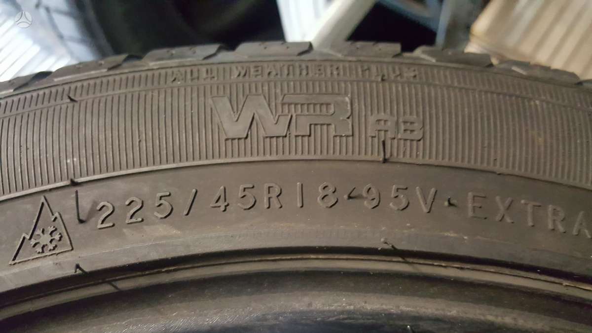 Nokian WRA3 apie7mm, зимние 225/45 R18