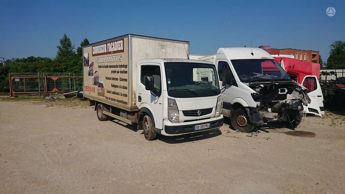 Renault Maxity, preču