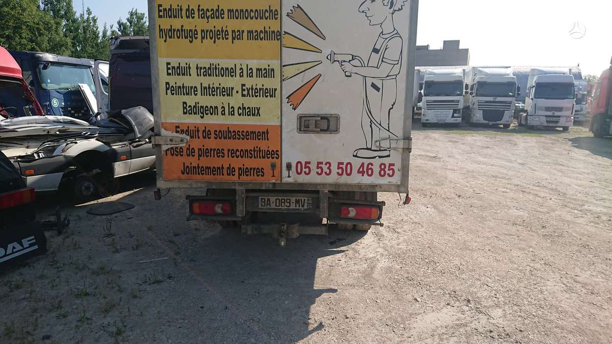 Renault Maxity, preču