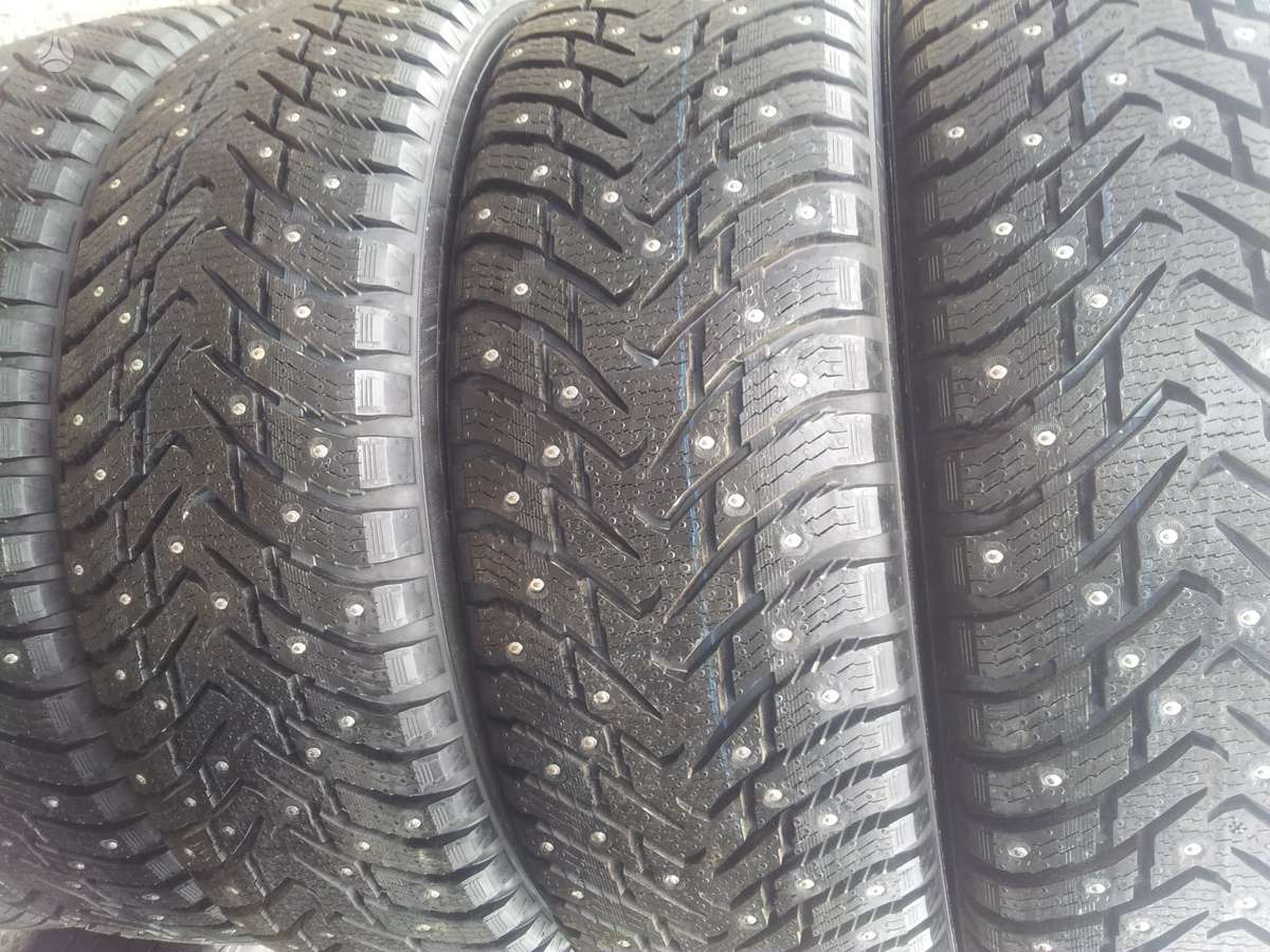 Nokian, зимние 245/70 R17