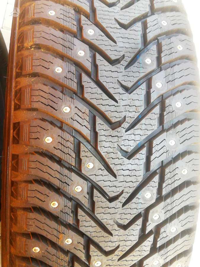 Nokian, зимние 245/70 R17
