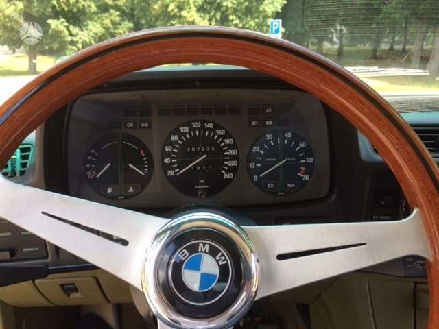 BMW 732, 3.2 l., Седан