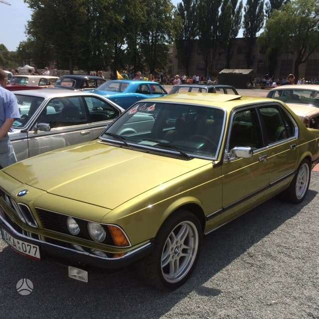 BMW 732, 3.2 l., Седан