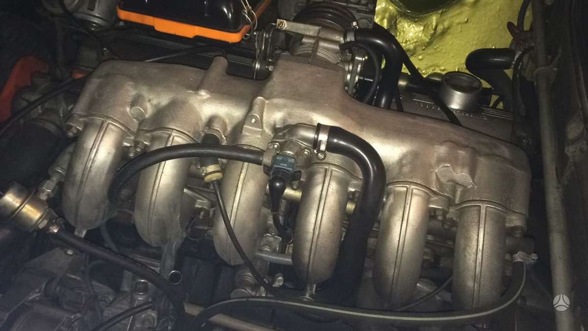 BMW 732, 3.2 l., Седан