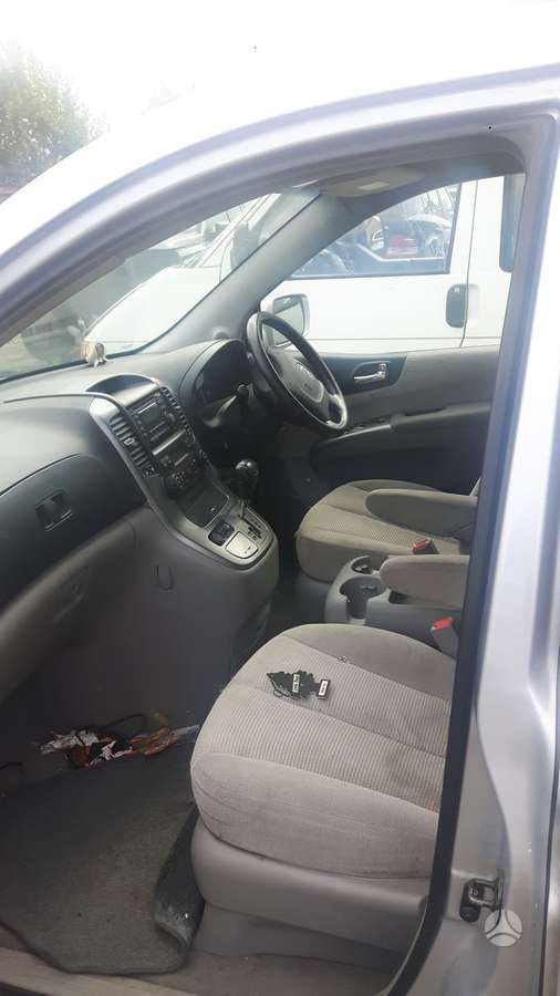 Kia Carnival по частям
