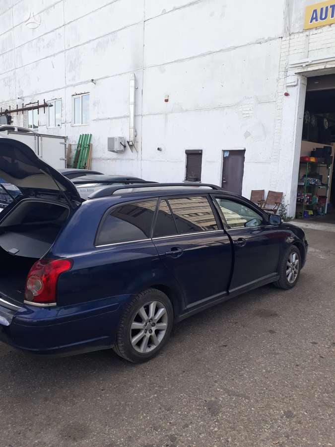 Toyota Avensis по частям. Ka tik gautas automobilis atliekam serviso darbus keic