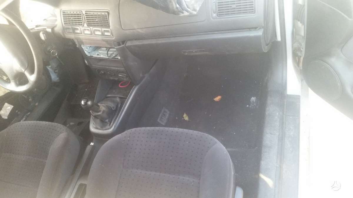 Volkswagen Golf по частям. Skambinti siais numeriais 37066456954 37060200711