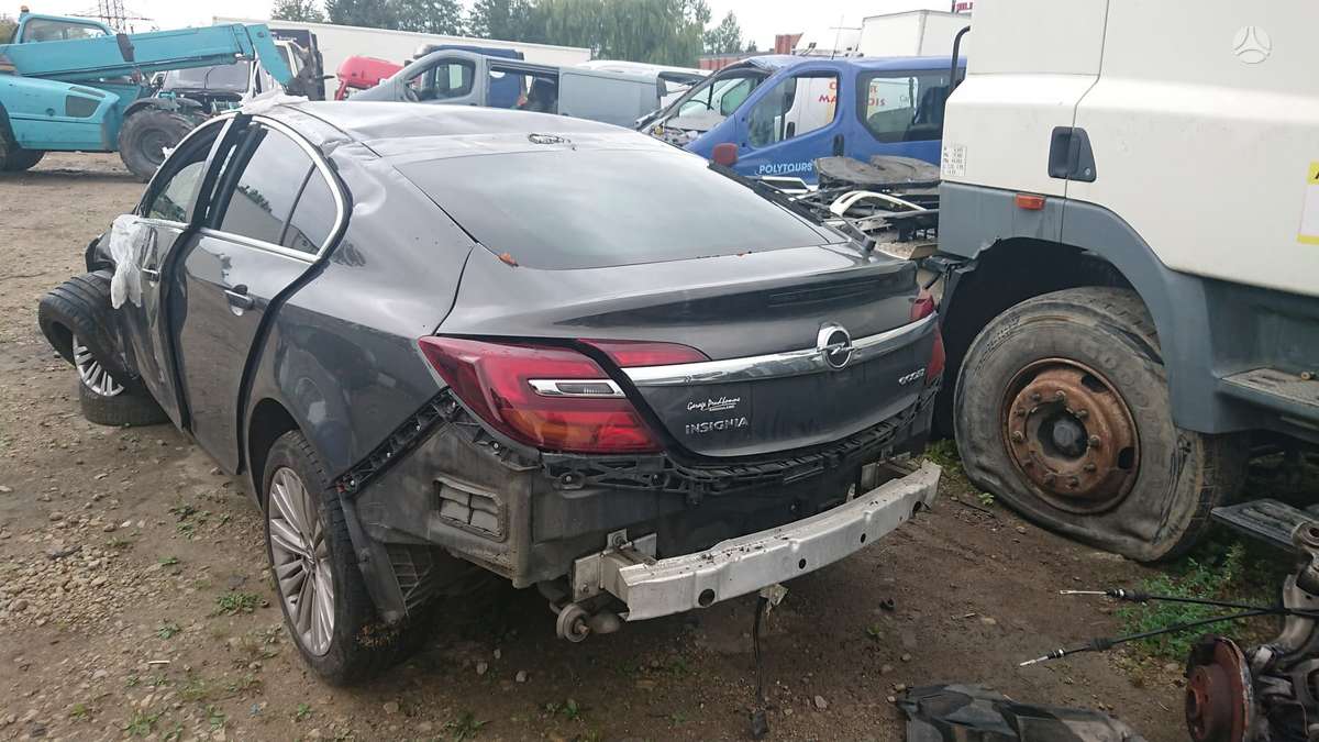 Opel Insignia по частям