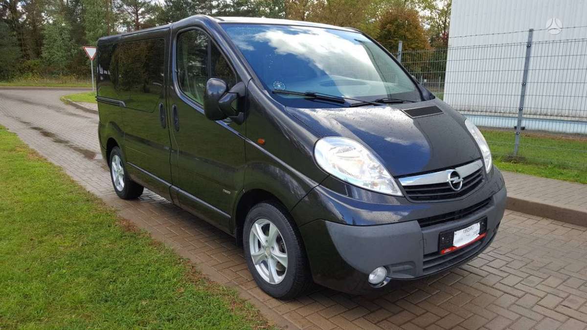 Renault Trafic, keleiviniai mikroautobusai