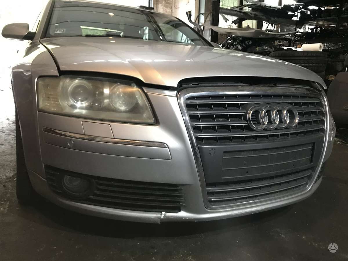 Audi A8 dalimis. Audi a8 3 7l dalimis