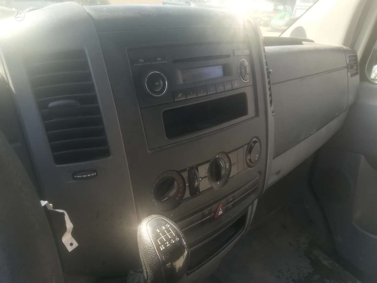 Volkswagen Crafter, preču