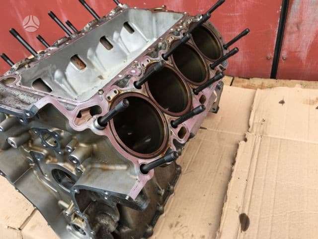 Maserati Quattroporte engine parts