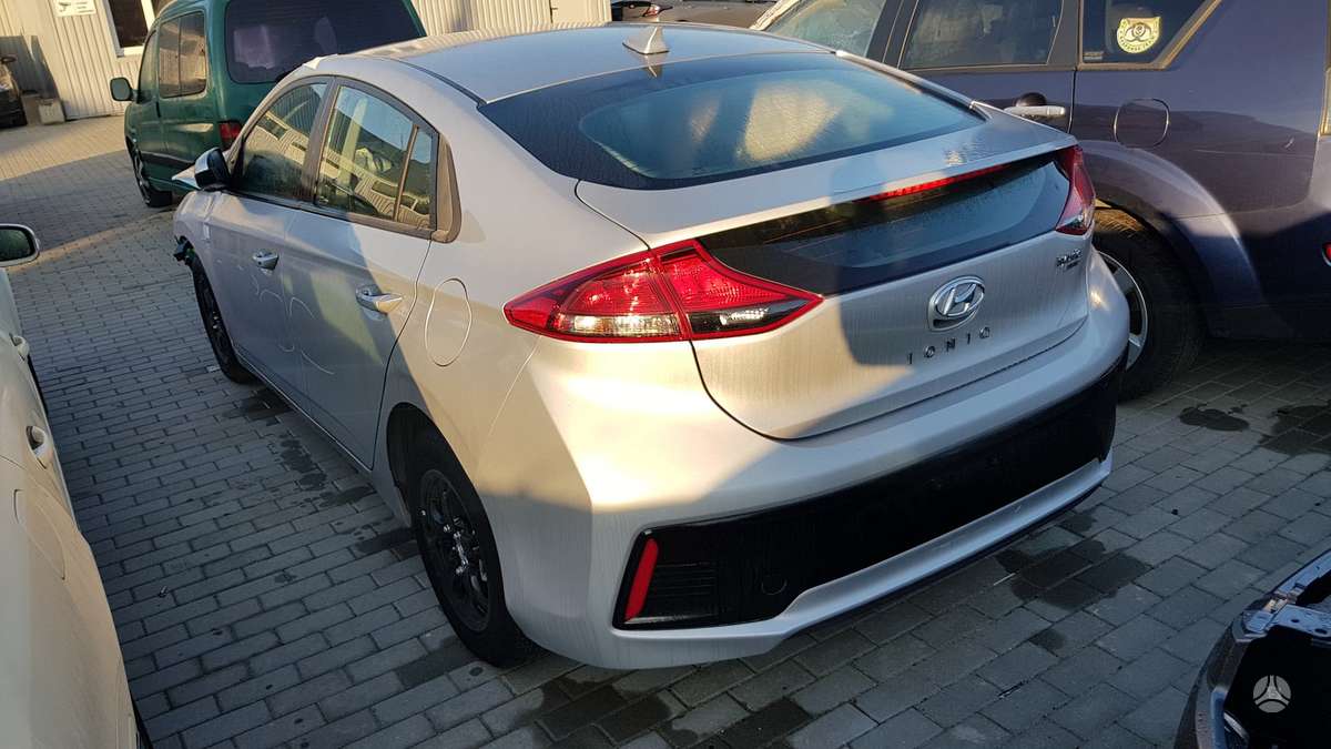 Hyundai IONIQ