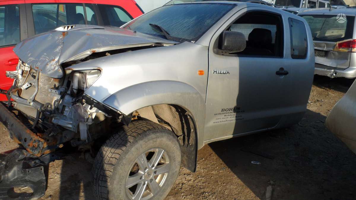 Toyota Hilux dalimis