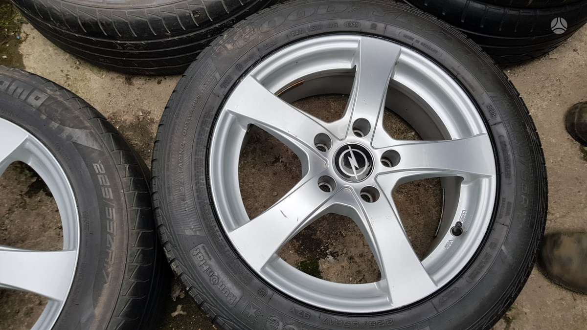Opel Insignia, lengvojo lydinio, R17